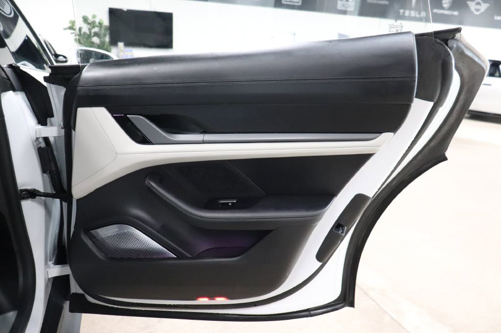 Used 2020 Porsche Taycan 4S image 27
