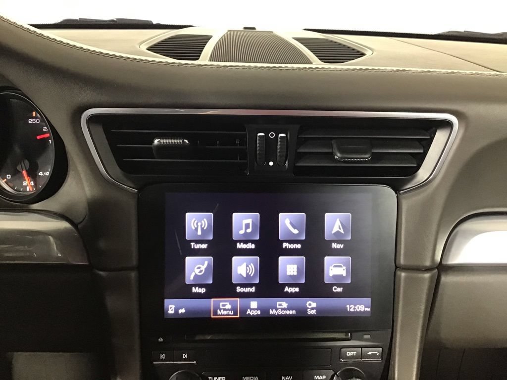 Certified 2017 Porsche 911 Carrera 4 AWD/4WD image 40