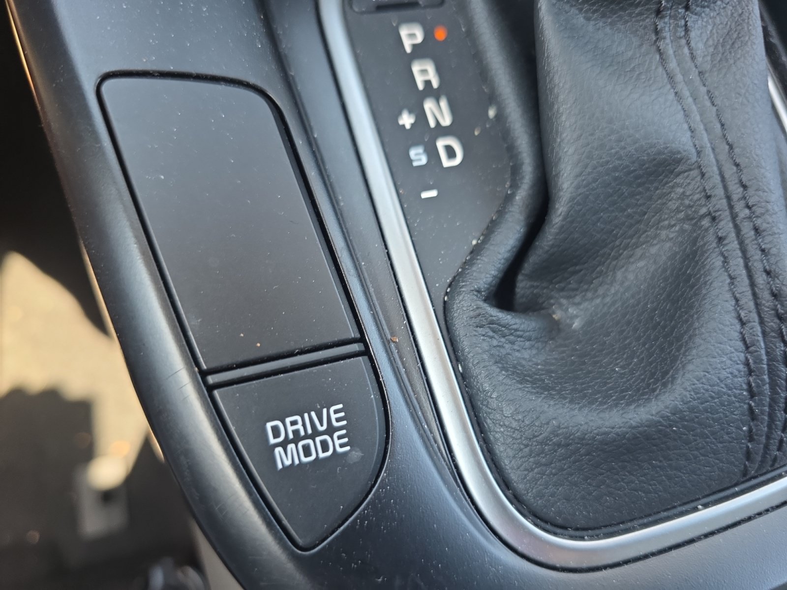 Certified 2025 Kia Soul LX w/ LX Technology Package FWD image 17