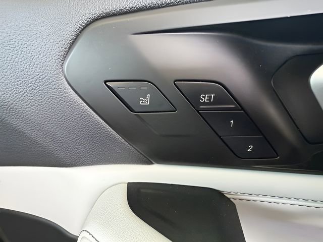 Used 2023 BMW X6 xDrive40i w/ Luxury Seating Package image 43