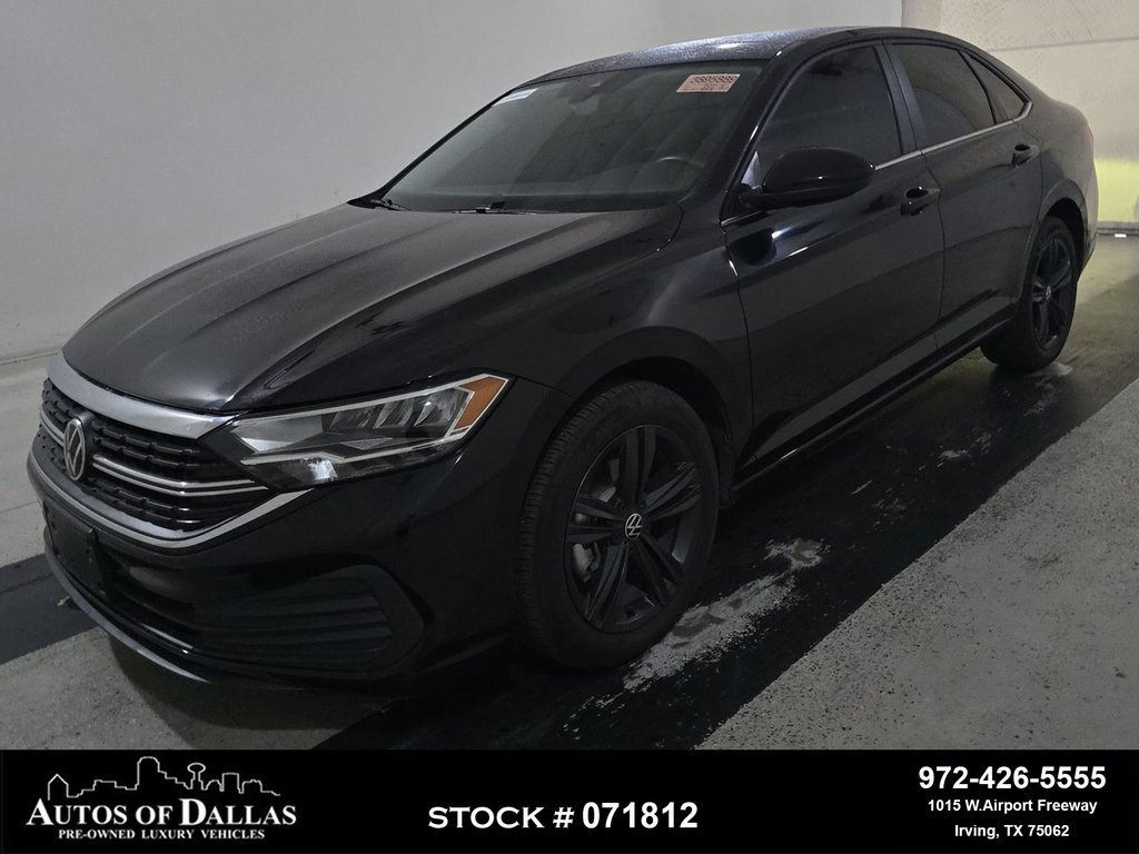 Used 2024 Volkswagen Jetta SE w/ Panoramic Sunroof Package