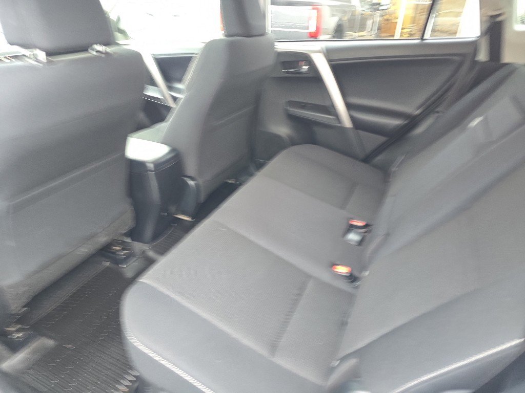 Used 2018 Toyota RAV4 XLE w/ Convenience Package image 18