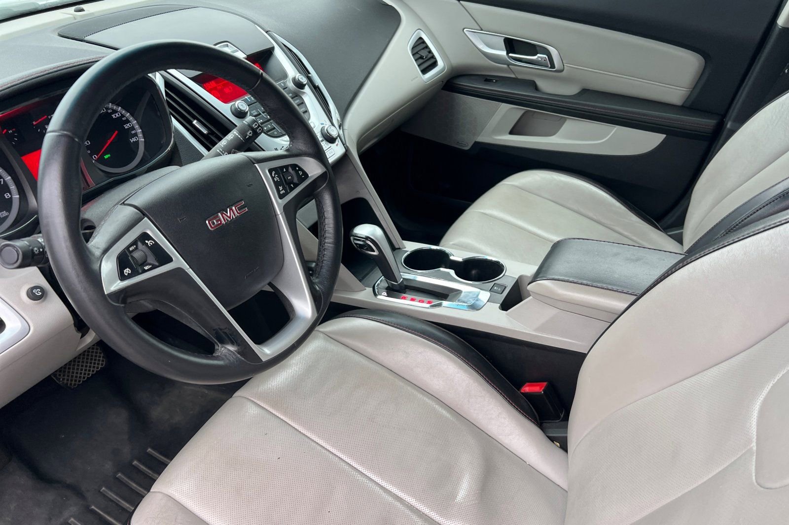 Used 2011 GMC Terrain SLT image 7