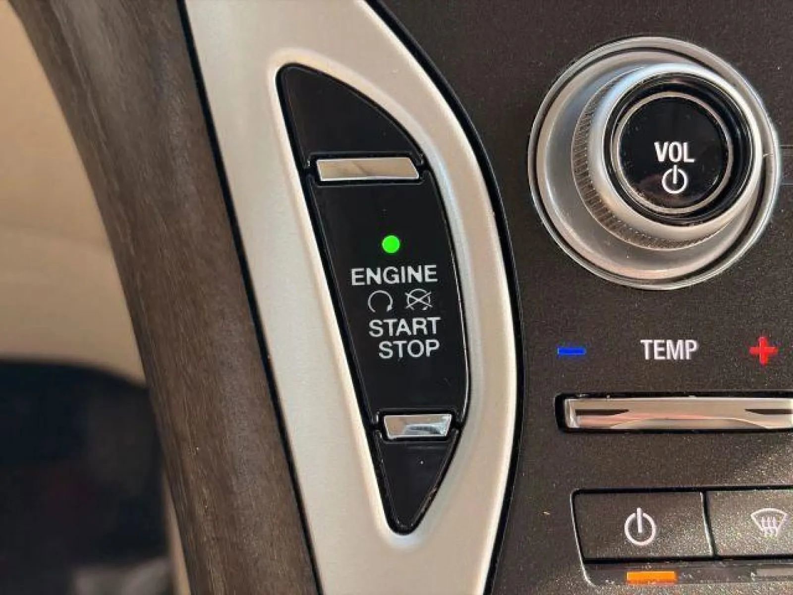 Used 2017 Lincoln MKX Reserve w/ Lincoln MKX Climate Package image 30