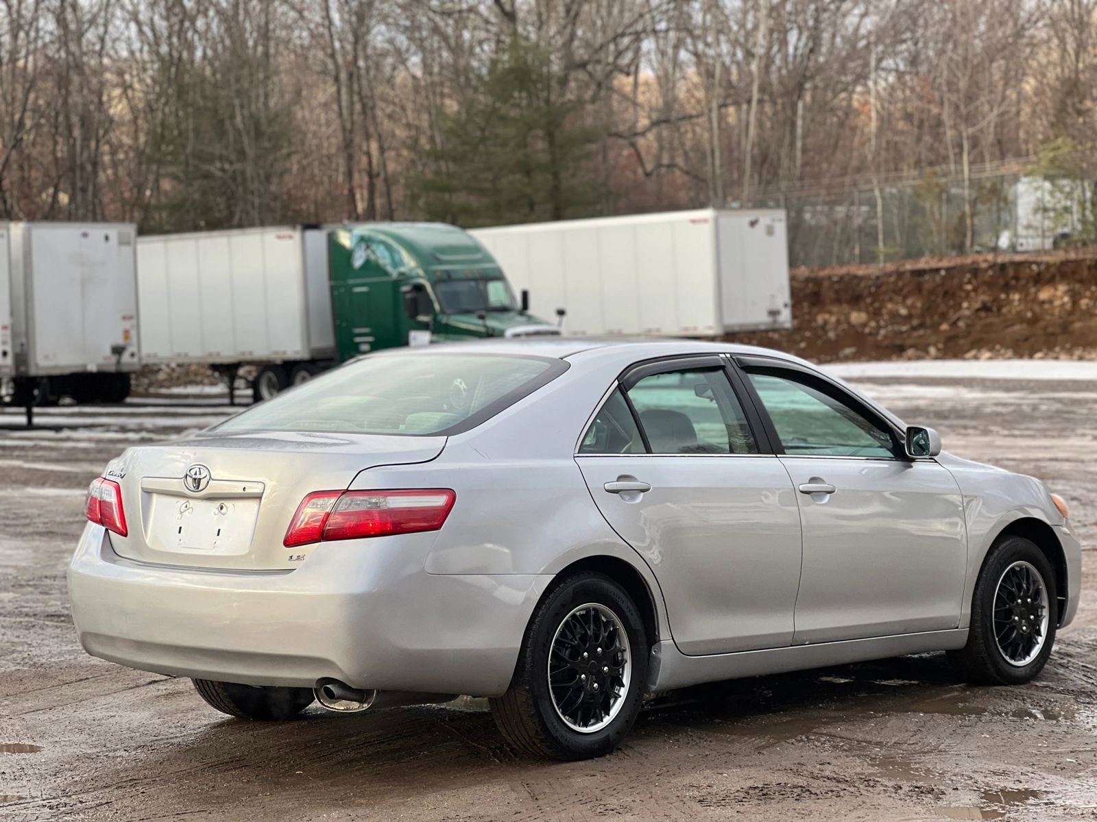 Used 2009 Toyota Camry LE FWD image 6