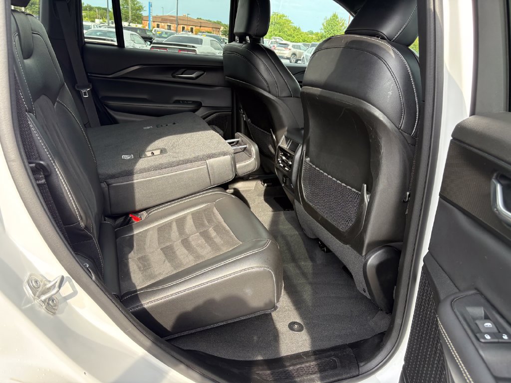 Used 2024 Jeep Grand Cherokee Altitude AWD/4WD image 12