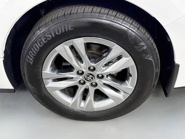 Certified 2026 Toyota Sienna Limited FWD image 34