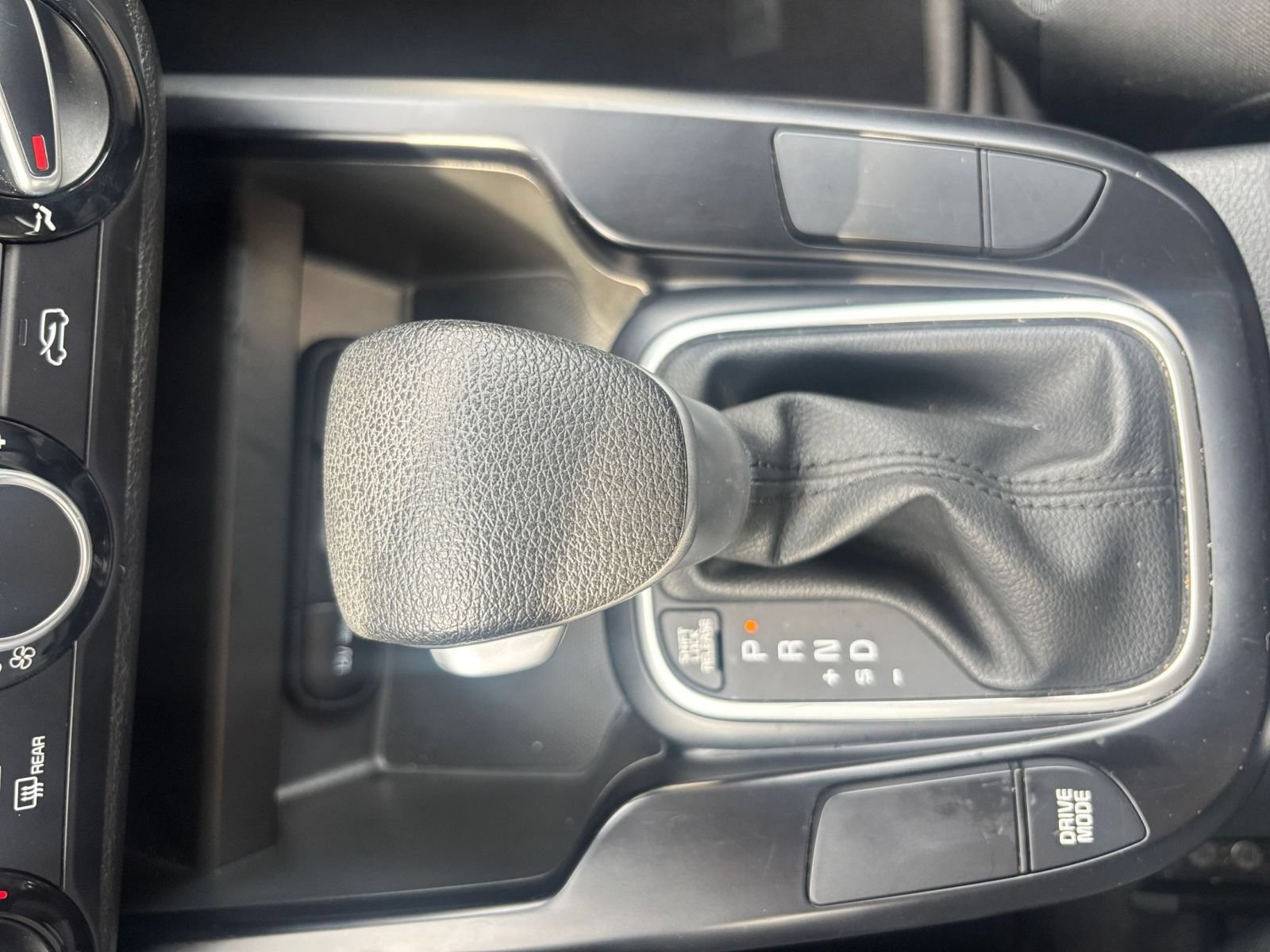 Used 2025 Kia Soul LX w/ LX Technology Package FWD image 38