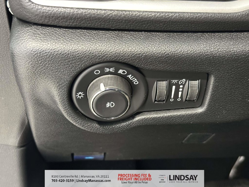 New 2026 Chrysler Pacifica Select w/ S Appearance Package FWD image 28