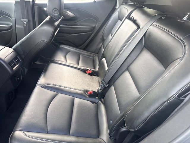 Used 2024 GMC Terrain SLT AWD/4WD image 18