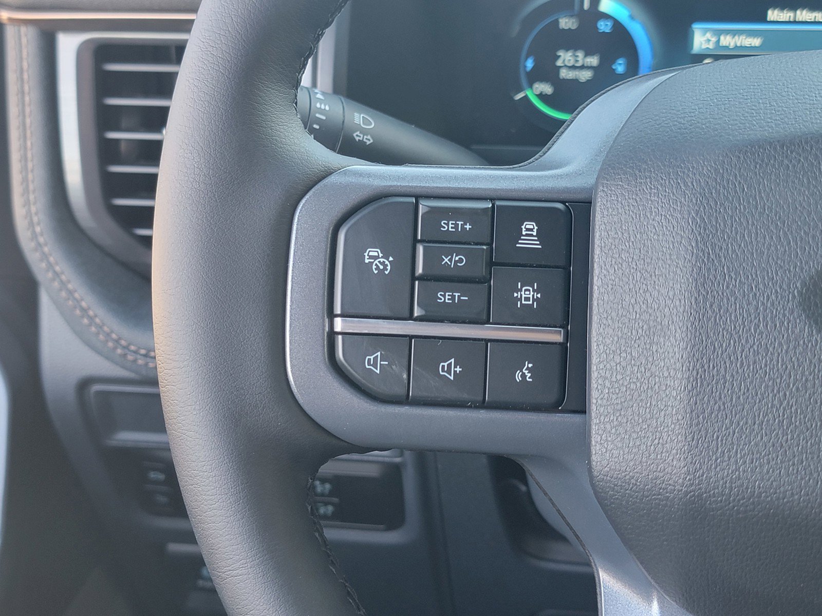 New 2025 Ford F150 Lightning Lariat image 25