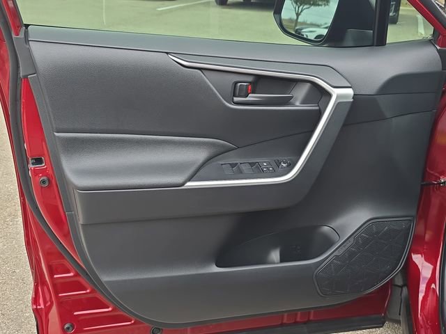 Used 2025 Toyota RAV4 LE image 26