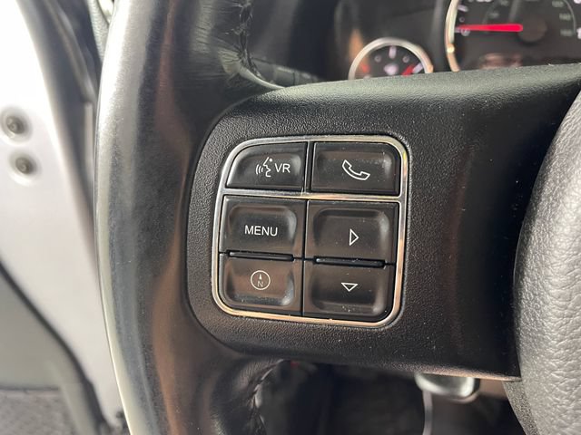 Used 2018 Jeep Wrangler Unlimited Sahara w/ Connectivity Group AWD/4WD image 14