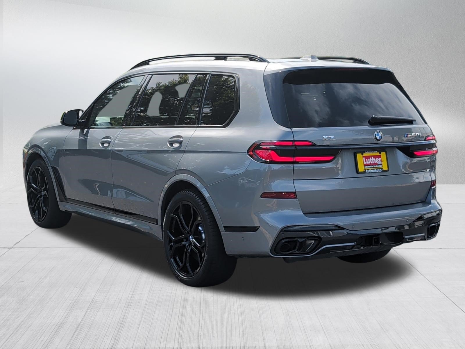 Used 2024 BMW X7 M60i w/ Executive Package AWD/4WD image 5