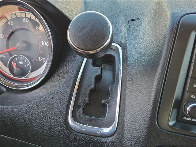 Used 2014 Dodge Grand Caravan SXT w/ Rear Park Assist Package FWD image 16