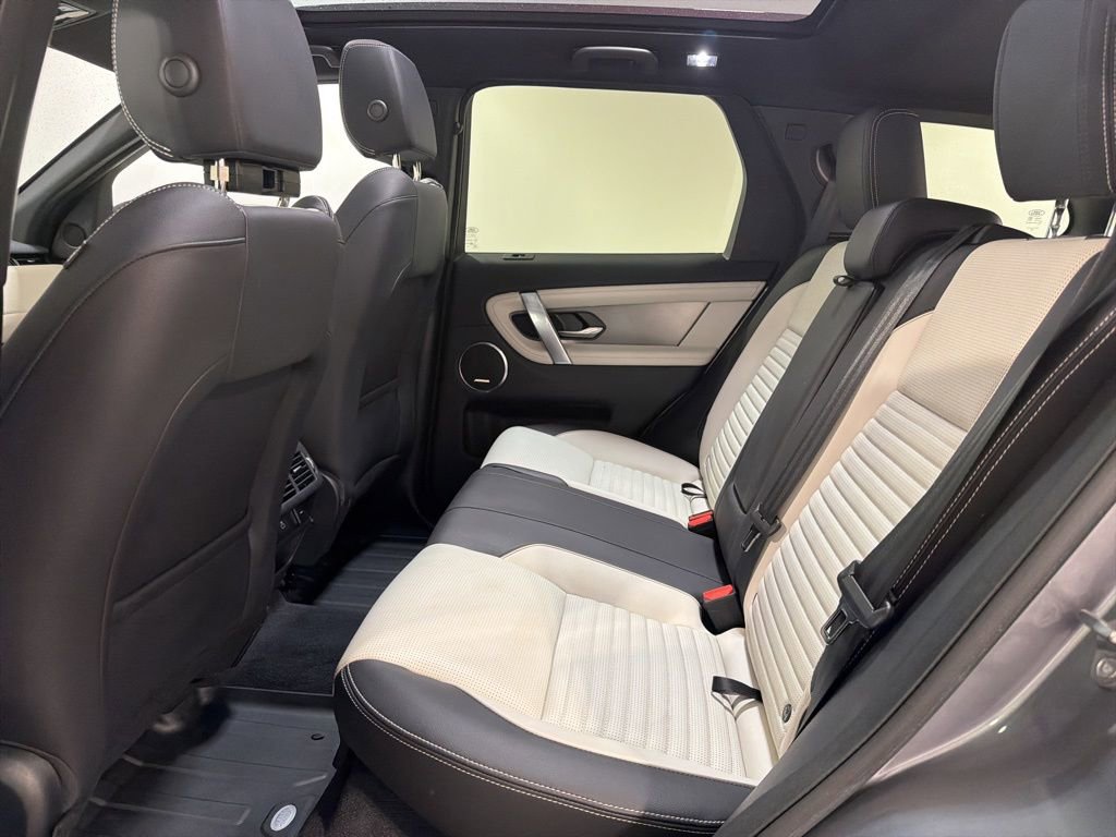 Used 2025 Land Rover Discovery Sport Dynamic SE image 22