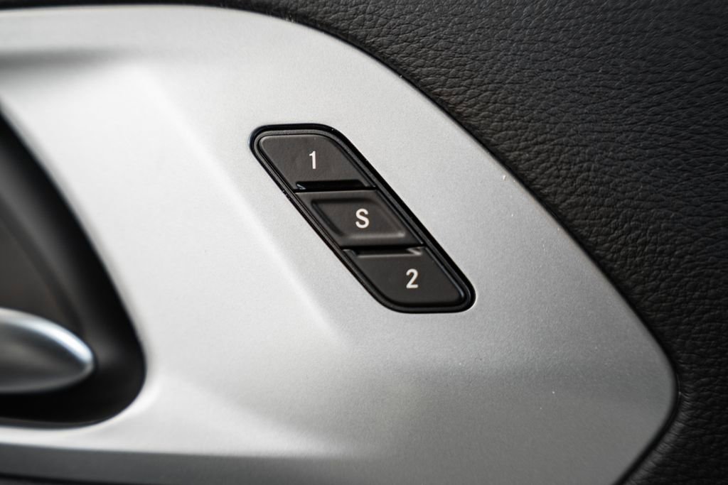 New 2026 Chrysler Pacifica Limited w/ Uconnect Theater Family Group image 37