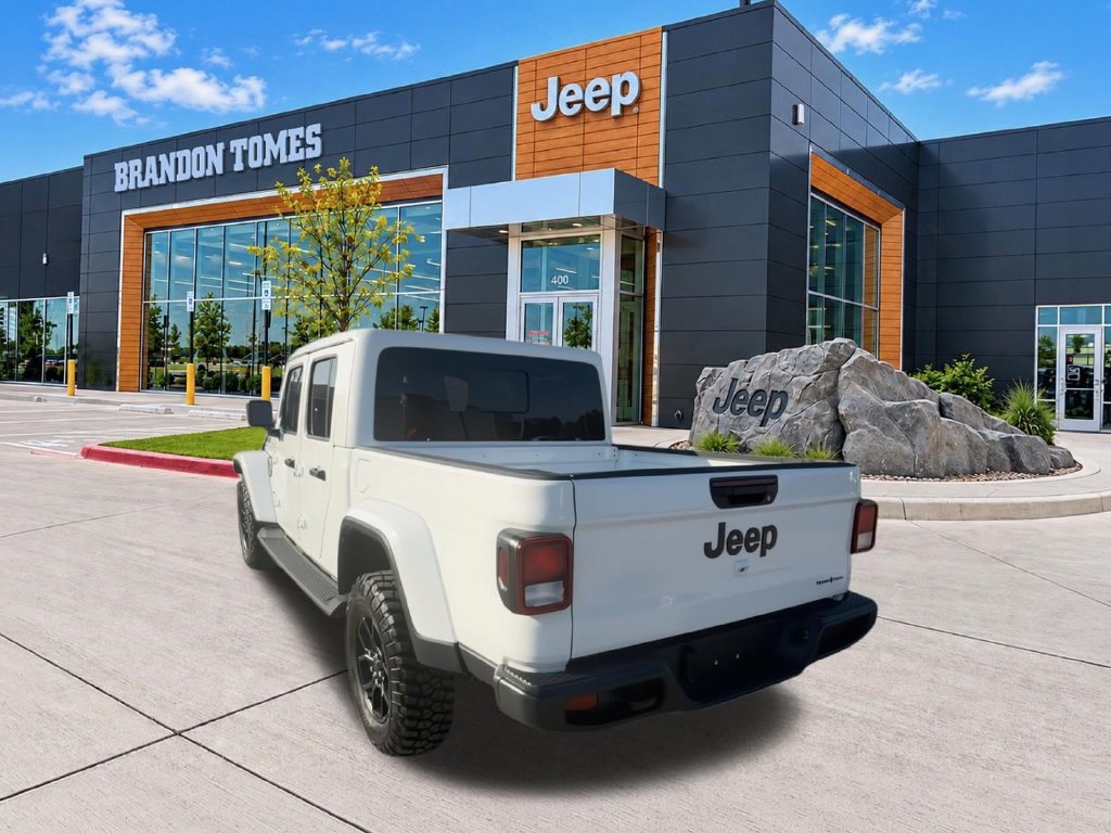 Used 2025 Jeep Gladiator Mojave AWD/4WD image 3