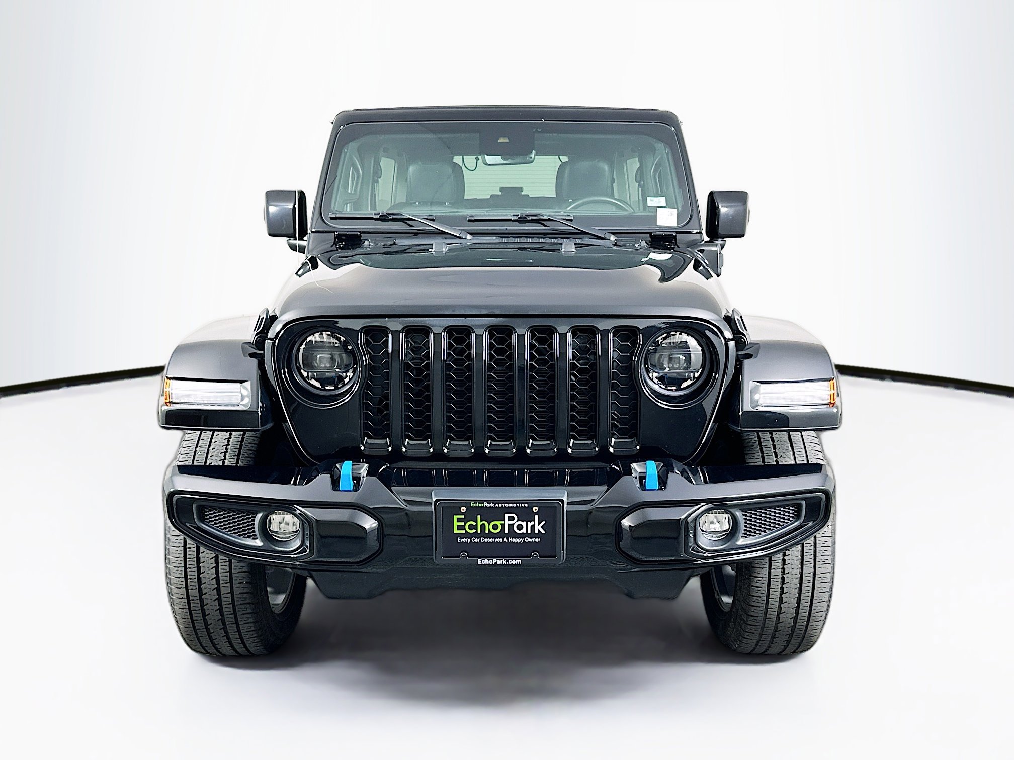 Used 2023 Jeep Wrangler Unlimited Sahara AWD/4WD image 2