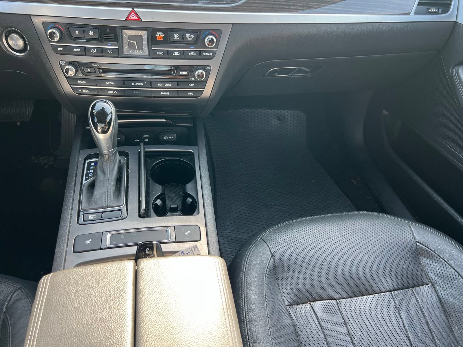 Used 2016 Hyundai Genesis 3.8 RWD image 32