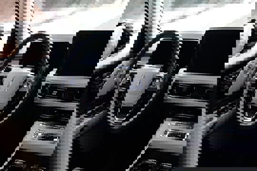 Used 2025 Lincoln Aviator Reserve w/ Equipment Group 201A image 19