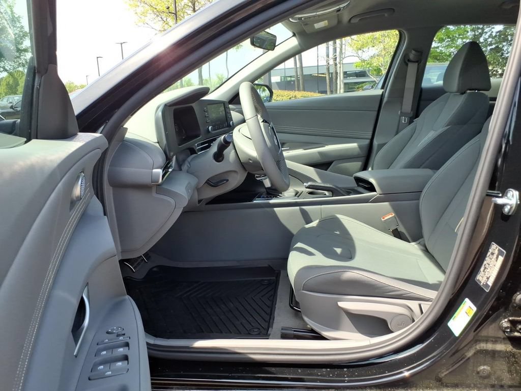 New 2026 Hyundai Elantra Sport FWD image 15