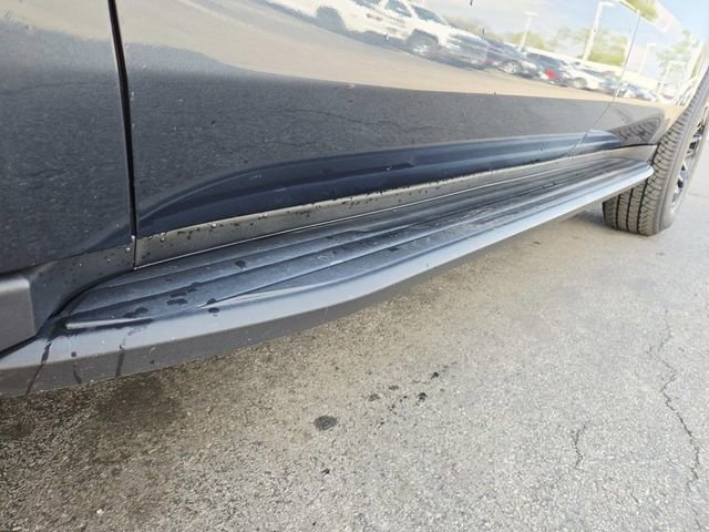 Used 2020 Chevrolet Suburban LT w/ Luxury Package image 16