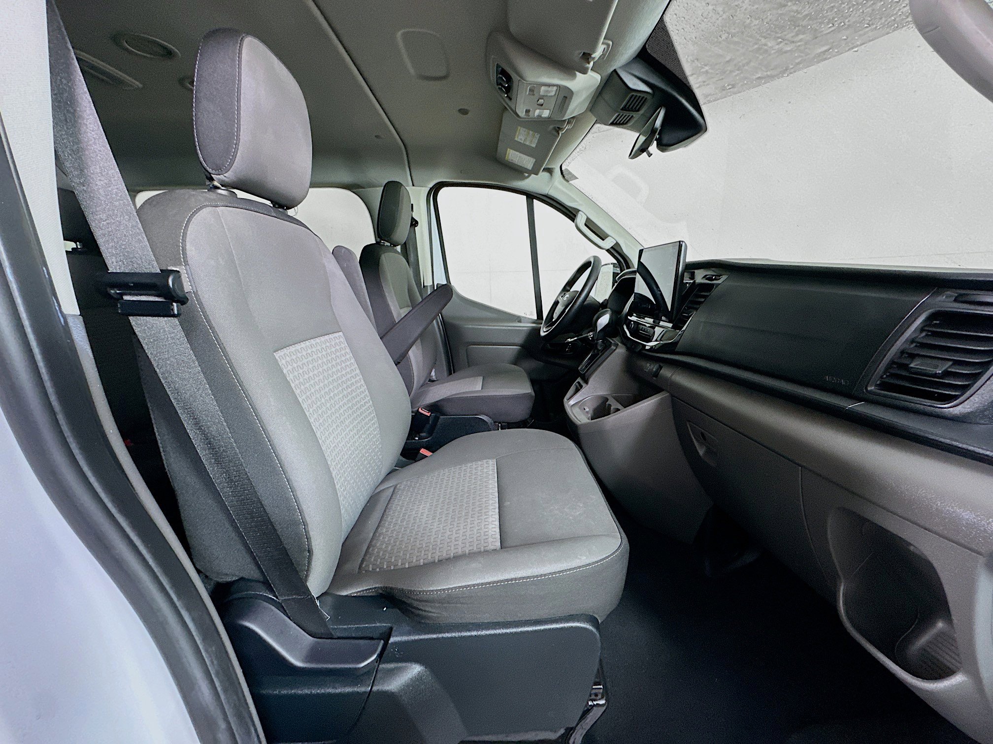 Used 2023 Ford Transit 350 XLT image 26