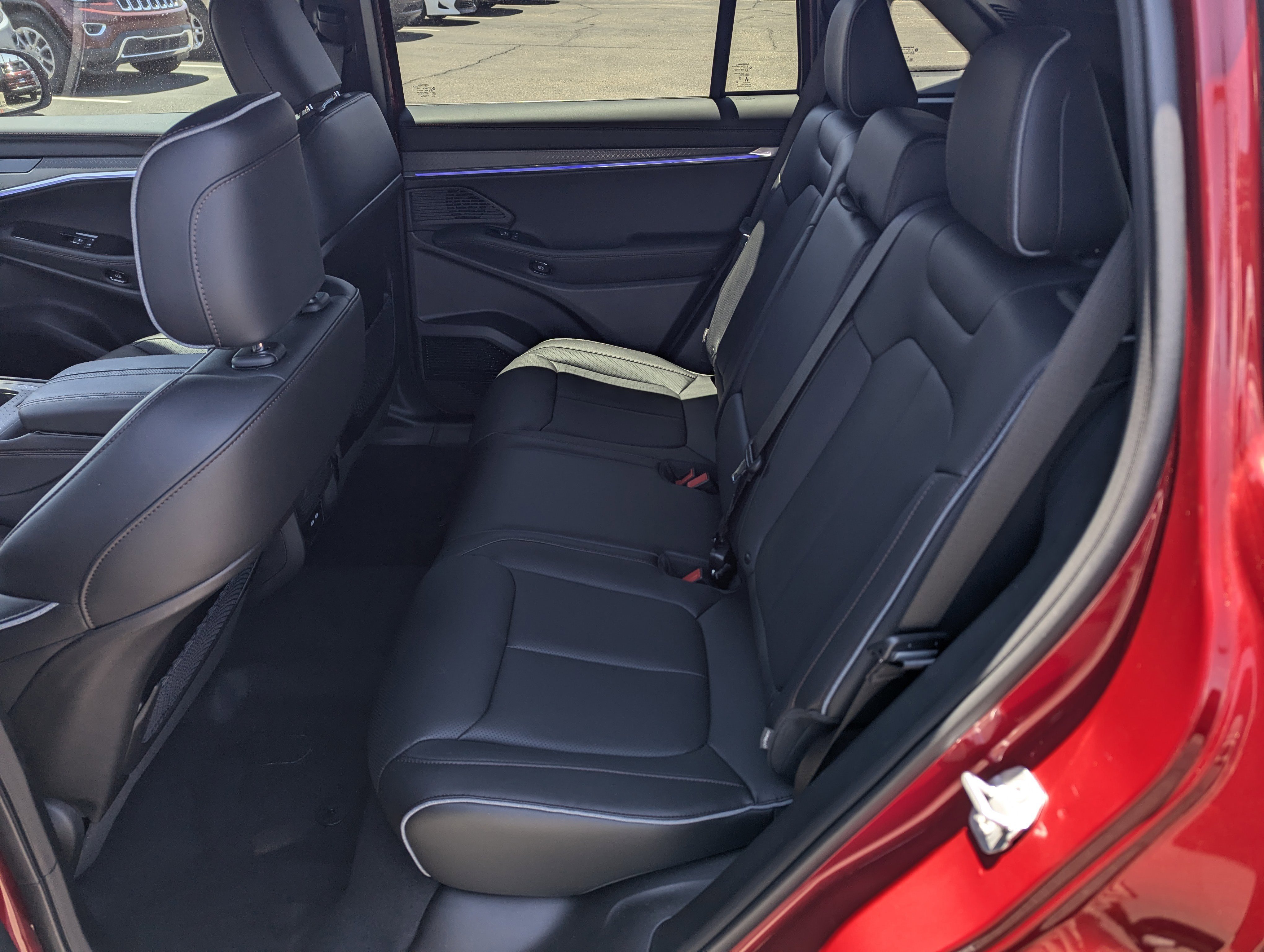 New 2025 Jeep Wagoneer Limited image 8