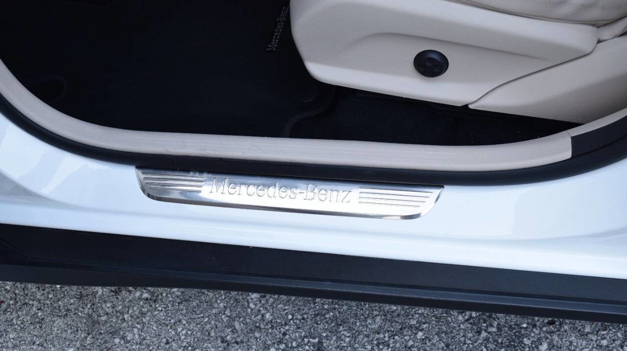 Used 2021 Mercedes-Benz GLC 300 image 25