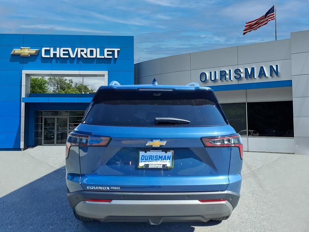 Used 2025 Chevrolet Equinox LT w/ Convenience Package II AWD/4WD image 4