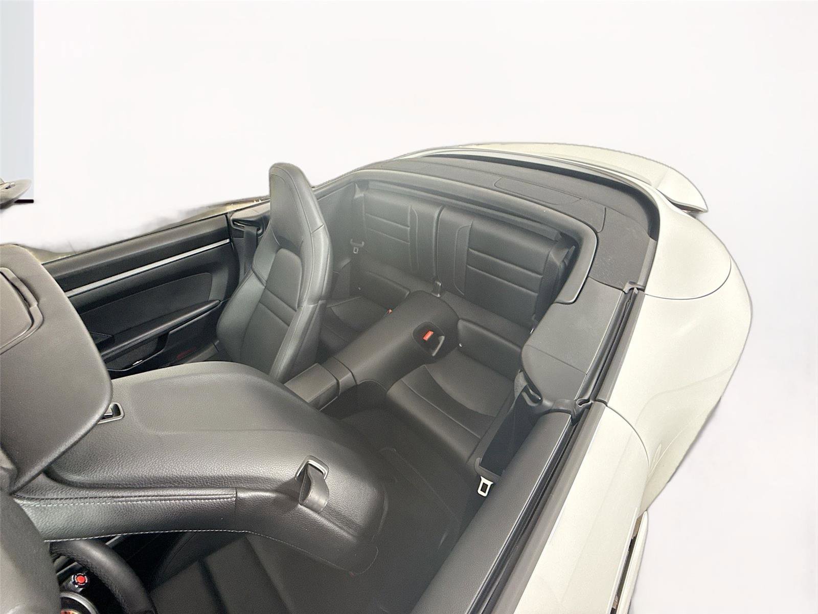 Used 2025 Porsche 911 Carrera RWD image 15