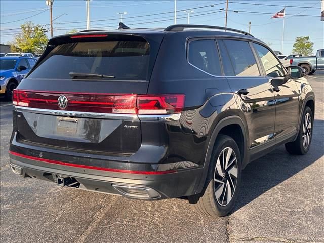 Used 2024 Volkswagen Atlas SE AWD/4WD image 11