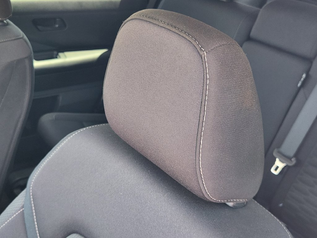 Used 2025 Nissan Pathfinder SV AWD/4WD image 15