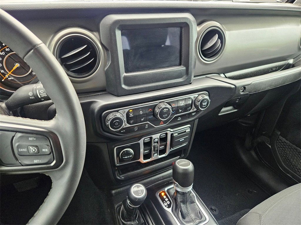 Certified 2023 Jeep Gladiator Willys image 21