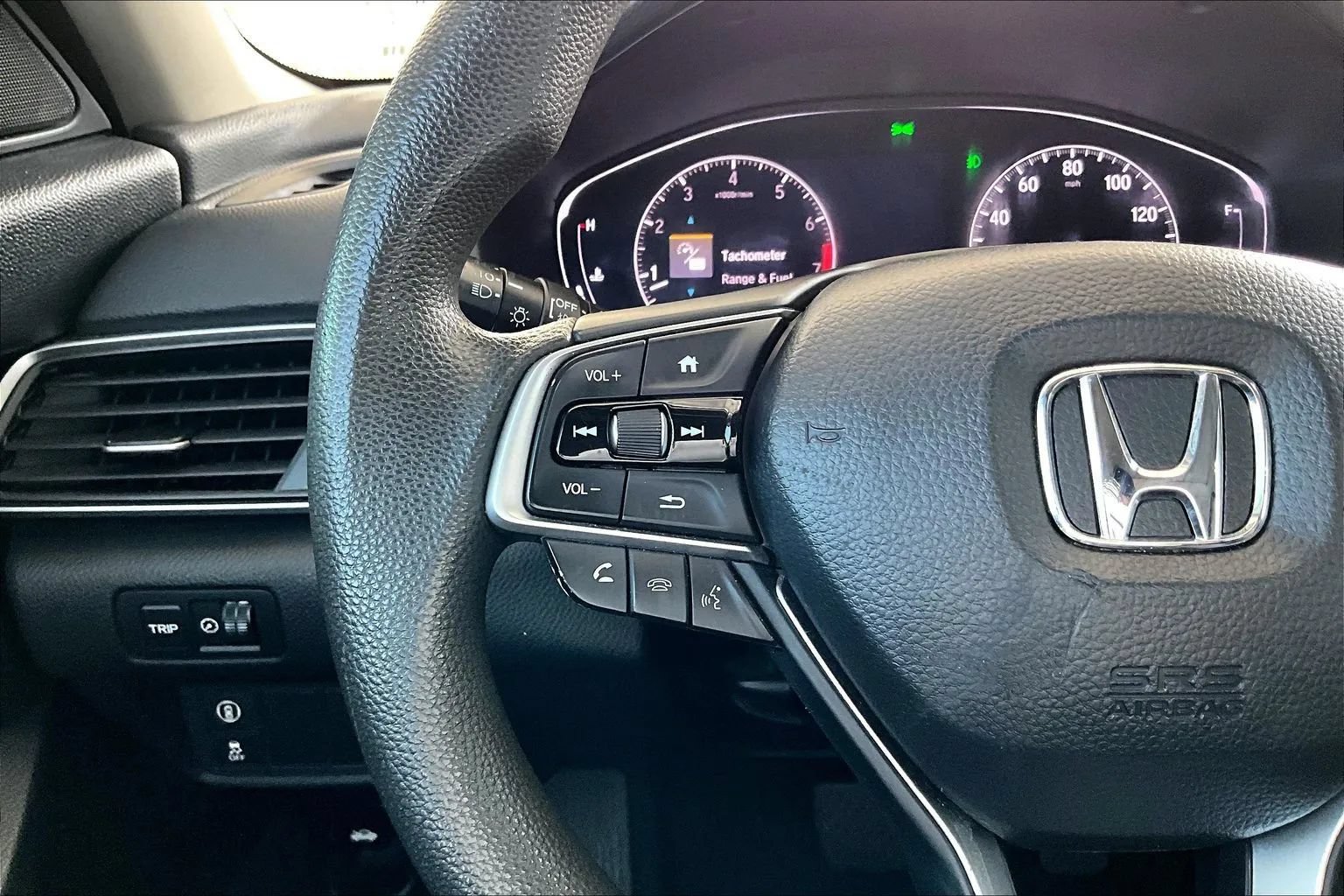 Used 2018 Honda Accord EX image 10