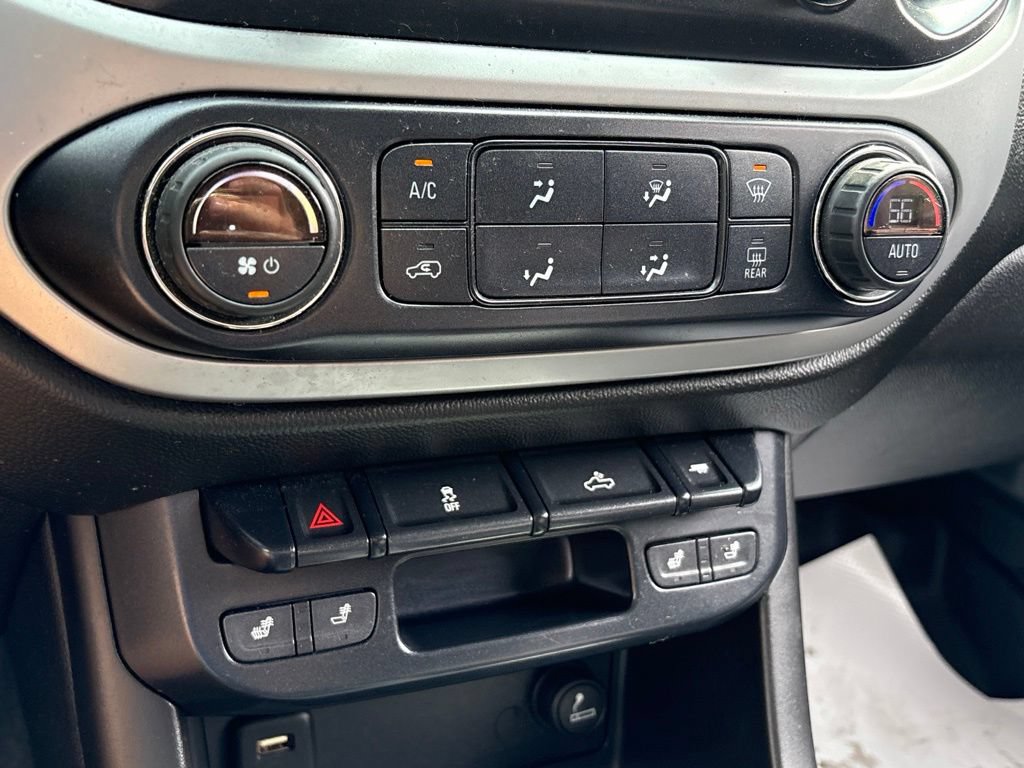 Used 2015 Chevrolet Colorado LT w/ Luxury Package AWD/4WD image 18