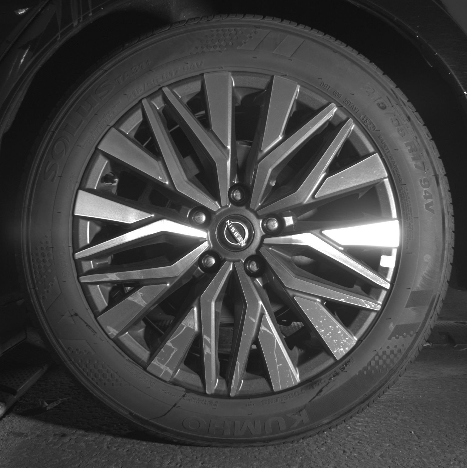 Used 2025 Nissan Altima 2.5 SV FWD image 14
