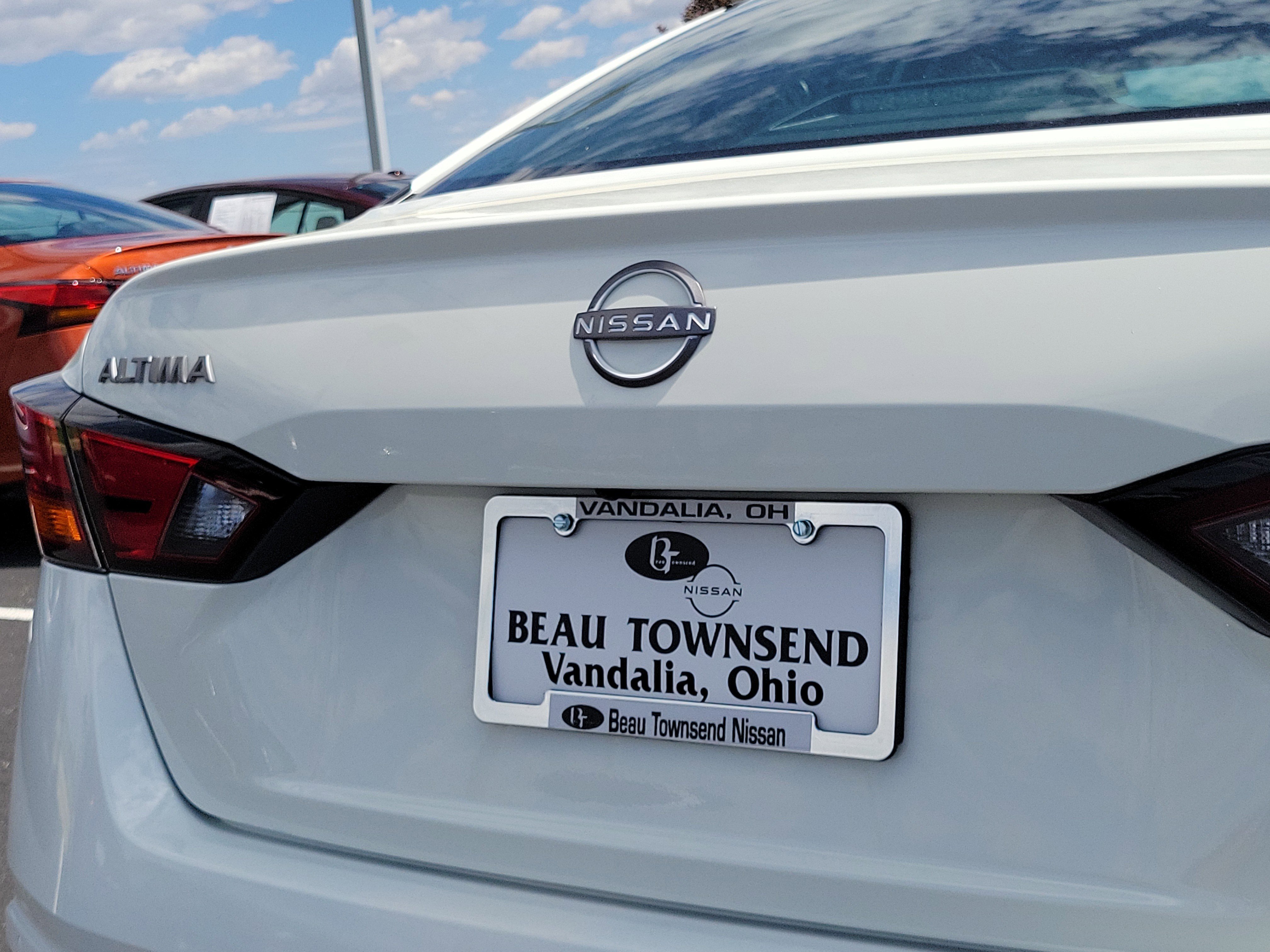 Used 2025 Nissan Altima 2.5 SV FWD image 7