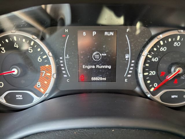 Used 2023 Jeep Renegade Latitude AWD/4WD image 19