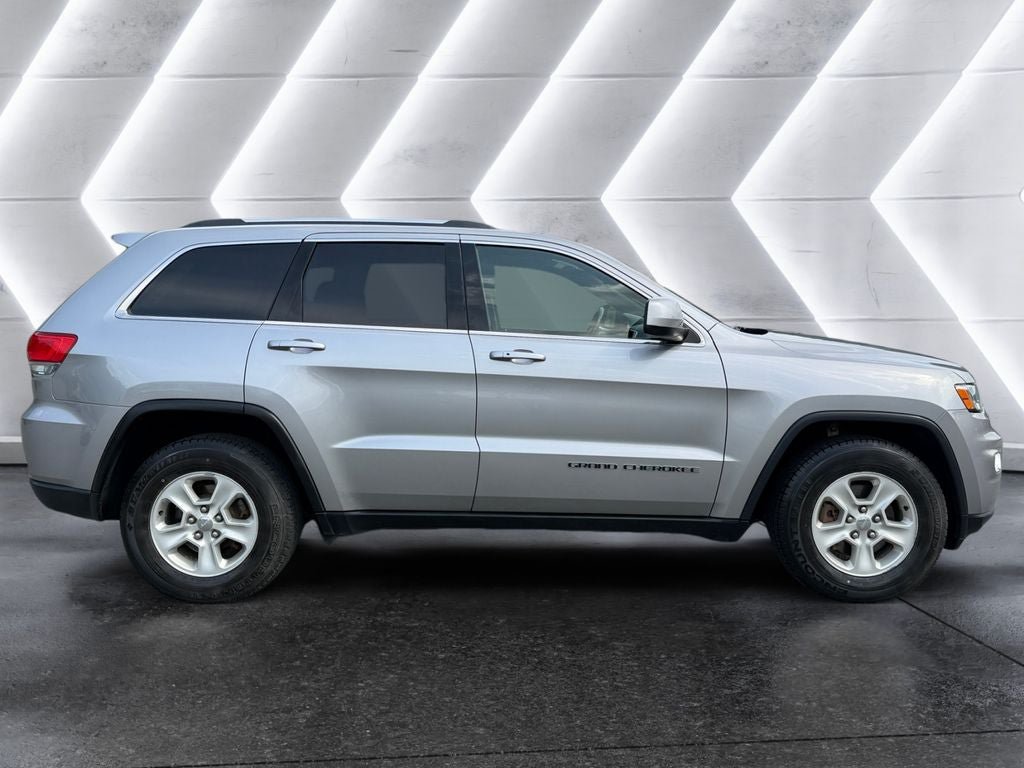 Used 2017 Jeep Grand Cherokee Laredo w/ Quick Order Package 23E AWD/4WD image 7