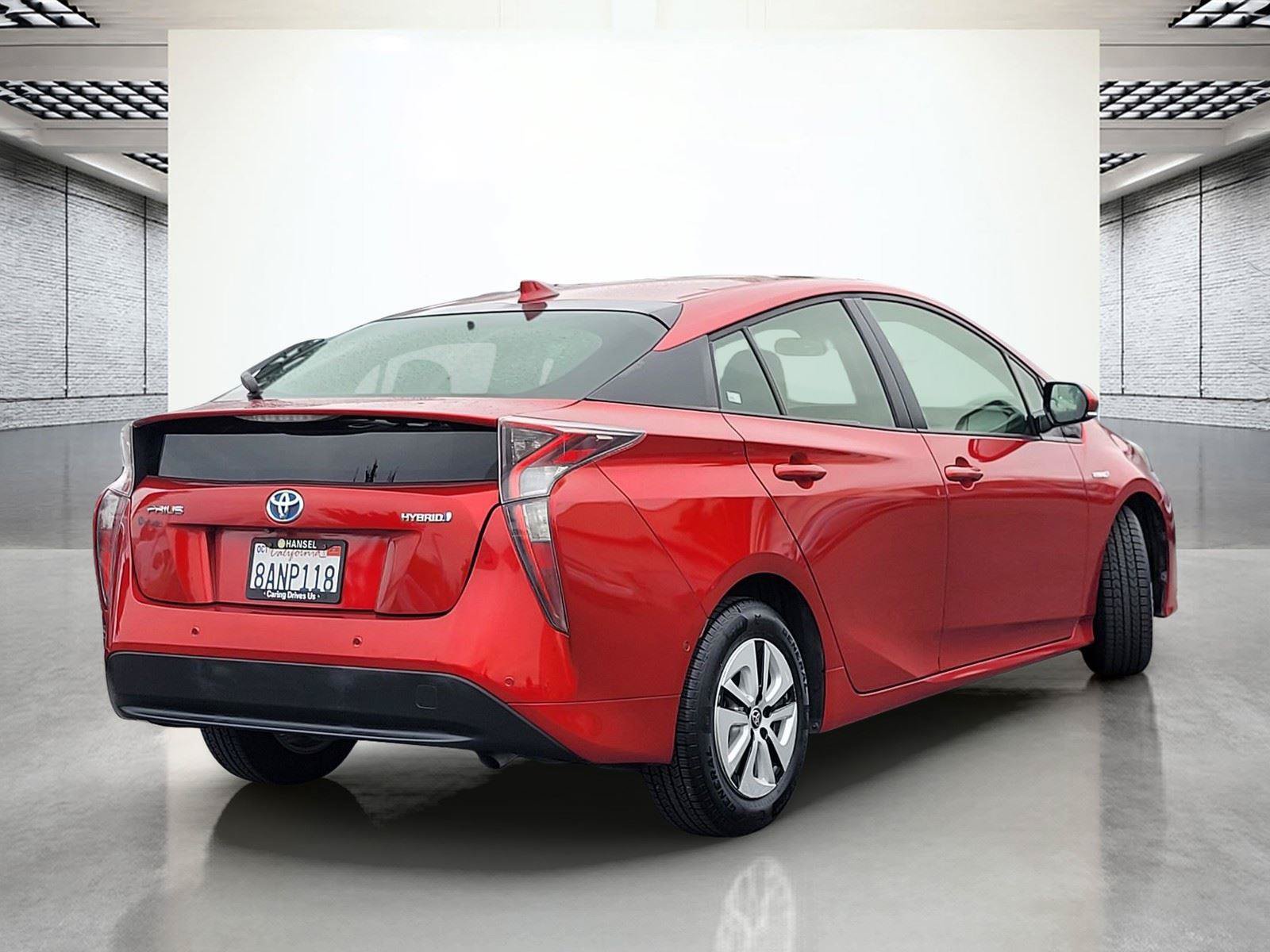 Used 2017 Toyota Prius Two w/ Prius Two Safety Plus Package FWD image 7