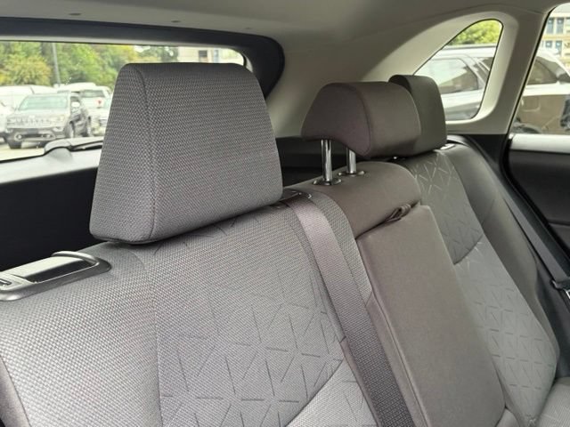 Used 2025 Toyota RAV4 XLE AWD/4WD image 31