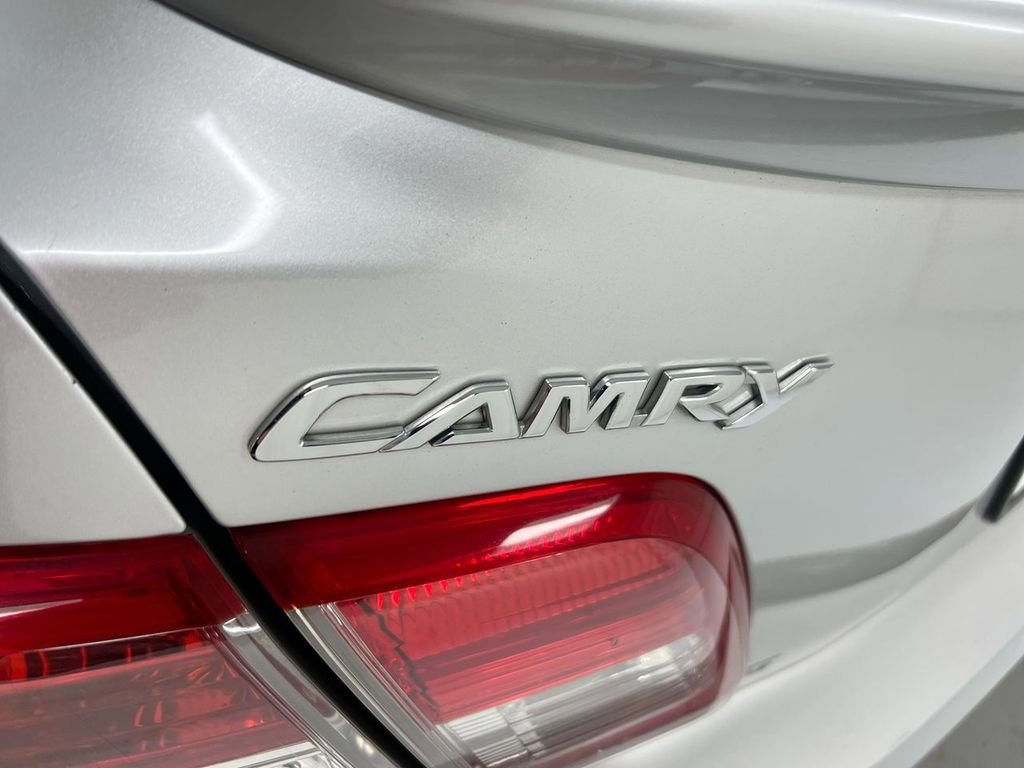 Used 2011 Toyota Camry XLE w/ XLE Extra-Value Pkg #2 image 25
