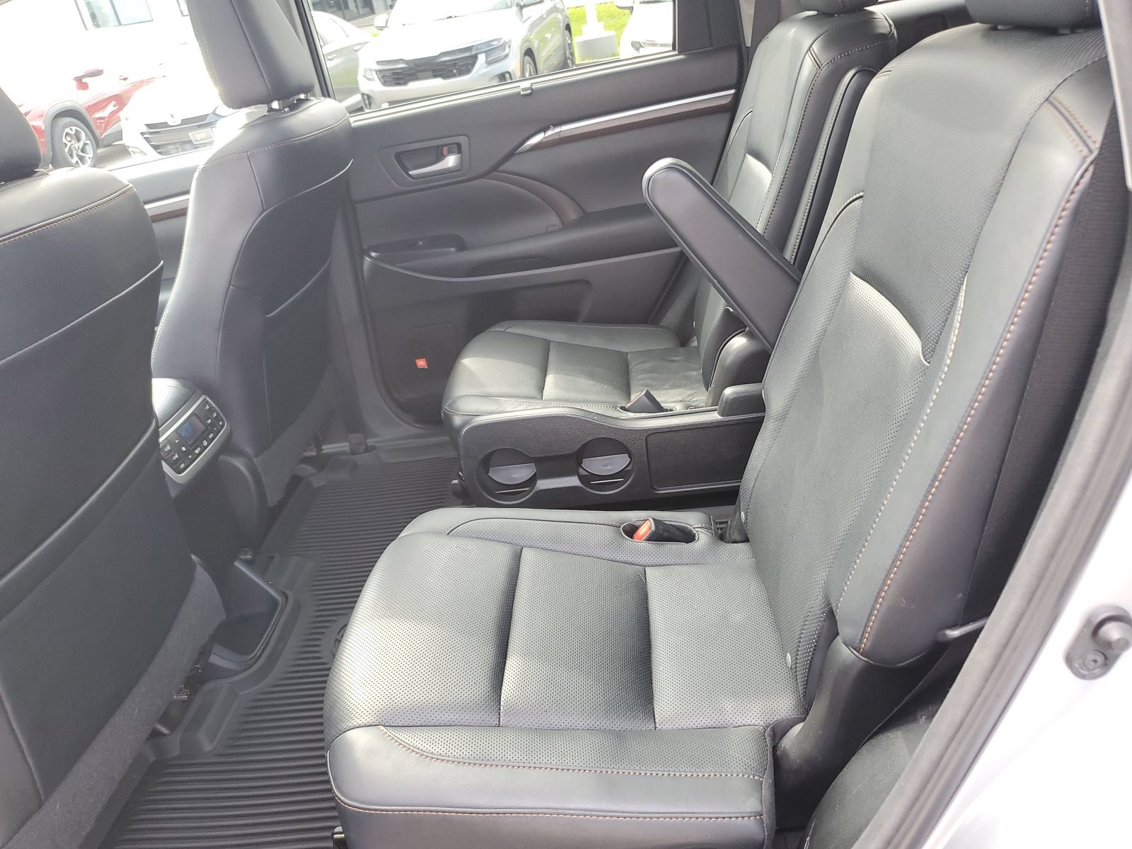 Used 2016 Toyota Highlander Limited Platinum AWD/4WD image 14