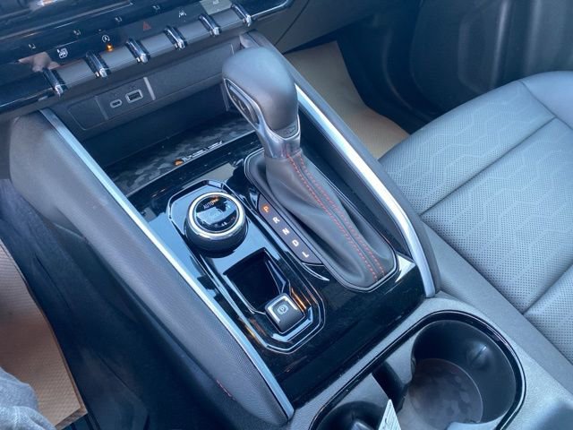 Used 2023 Chevrolet Colorado Z71 w/ Z71 Convenience Package 2 image 15