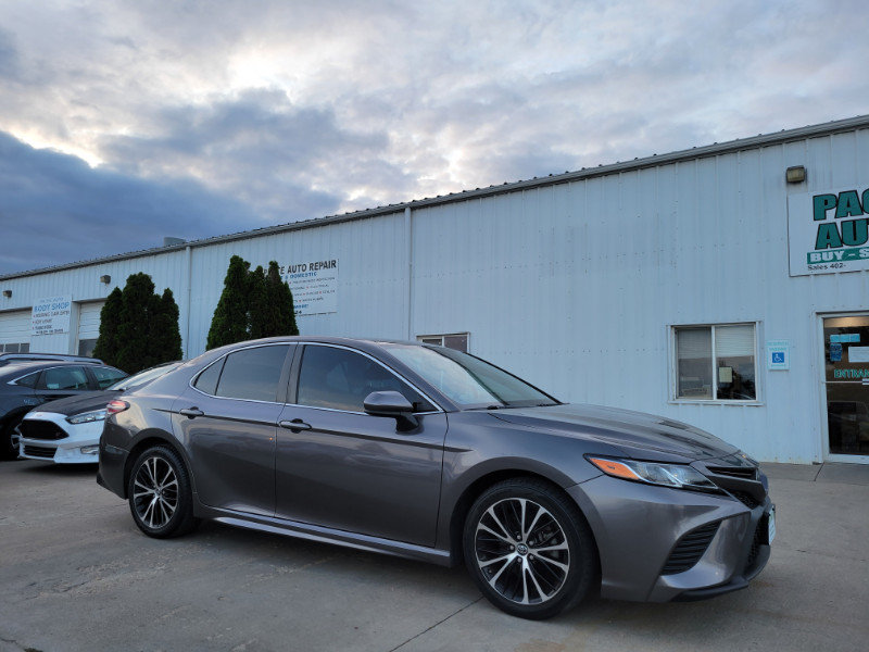Used 2018 Toyota Camry SE FWD image 10