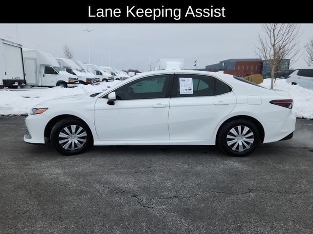 Used 2022 Toyota Camry LE image 4