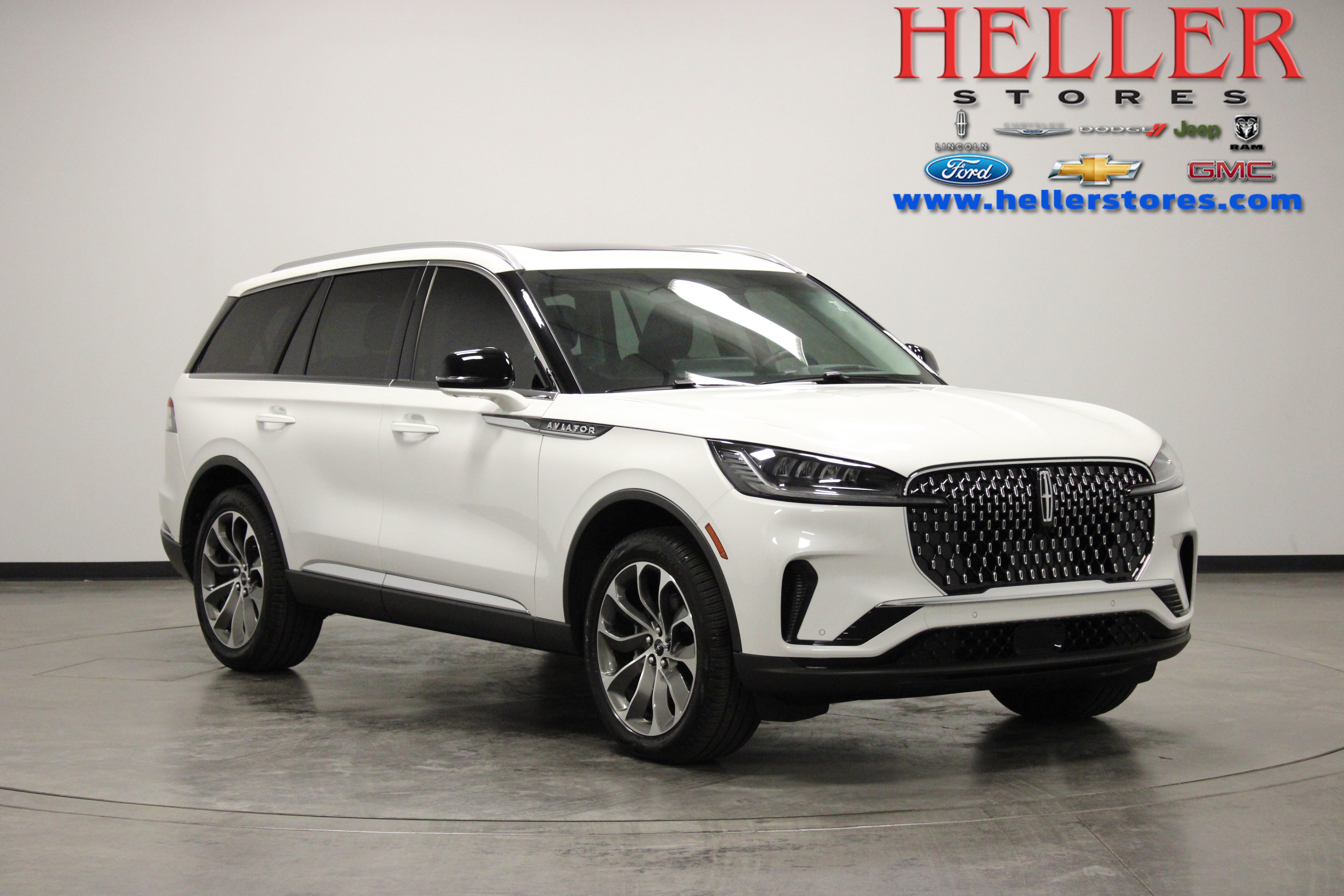 Used 2025 Lincoln Aviator AWD w/ Equipment Group 101A image 1