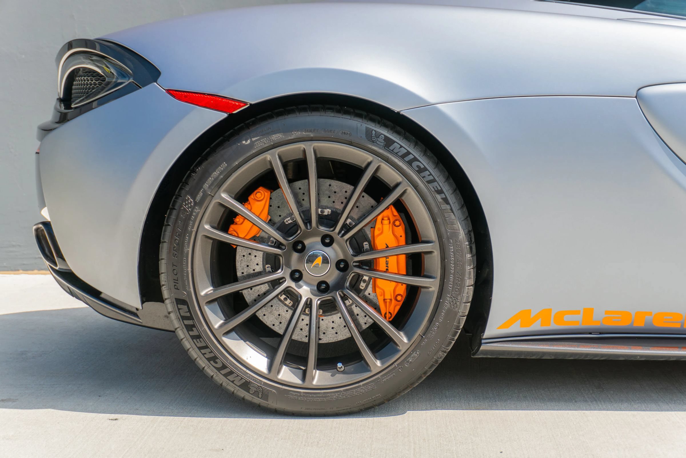 Used 2017 McLaren 570S Coupe RWD image 33